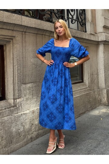 V095 Kadın Kare Yaka Gipeli Desenli Viskon Elbise