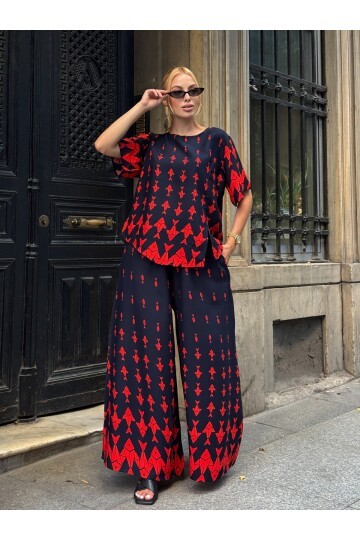V201 Lacivert Kırmızı Balık Desenli Kısa Kol Bluz Pantolon Takım